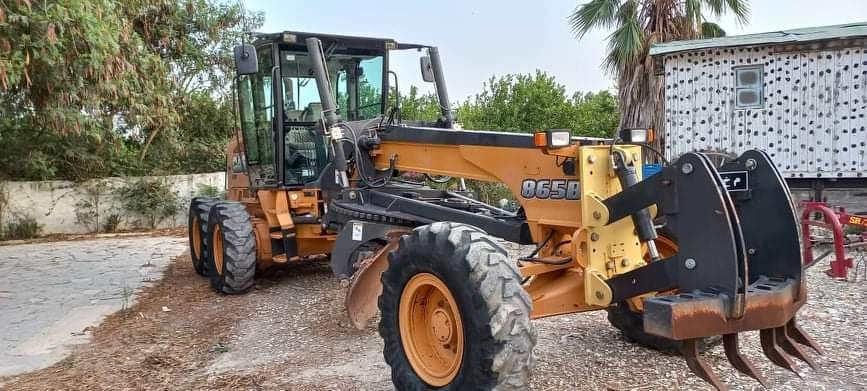 GRADER CASE 865B
